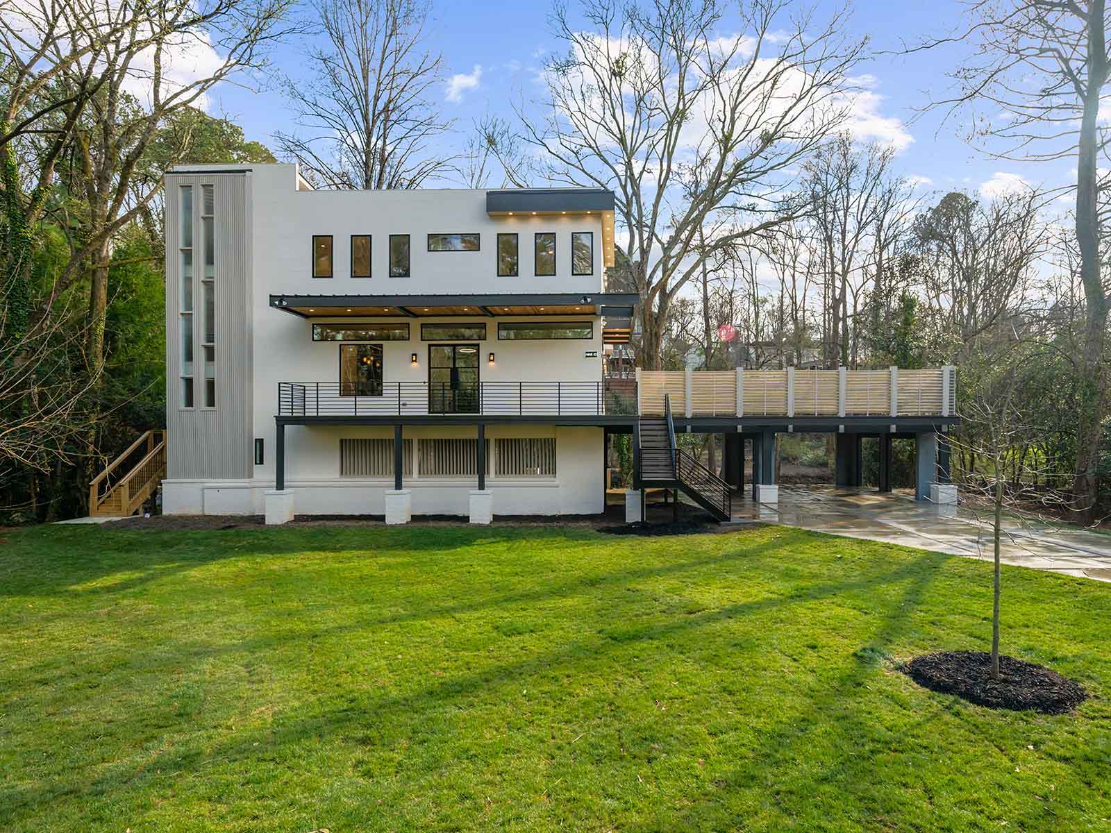 932 Peachtree GA Property